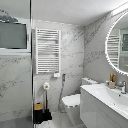 Luxury 2 Bedroom In In Faneromeni Area *